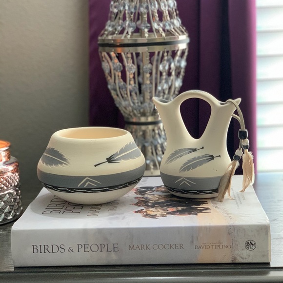 Native American Little Grey Pottery Father Vase - Picture 13 of 13